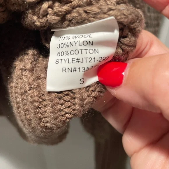 Olivaceous Sweater. Size: Small. NWT. Brown. Long Sleeve. - Picture 6 of 7